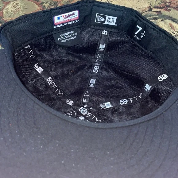 New Era Black Fitted Cap - Picture 6 of 7